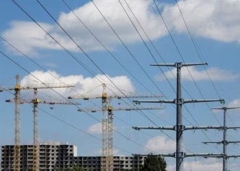 Kyiv power restored to 800,000 after Russian attacks on energy grid