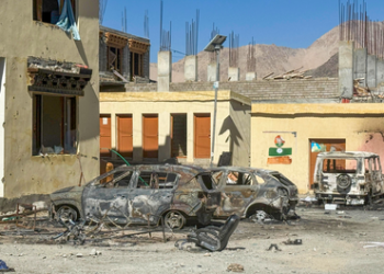 Ladakh LG discusses phased relaxation of restrictions with agencies; KDA insists on judicial probe
