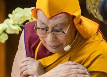 Chinese authorities confiscate Dalai Lama photos in Tibet raids