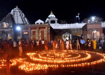 Srimandir illuminated for Dev Dipavali fest