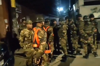 India Suspends visa services