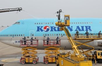 Korean Air employees