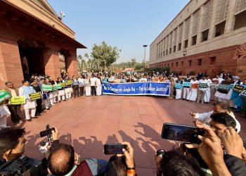 Opposition MPs protest labour codes, demand immediate rollback in Parliament