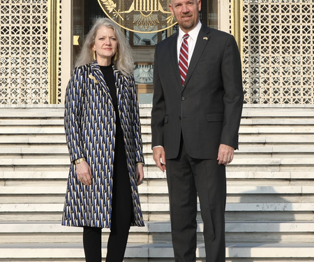 US official begins India