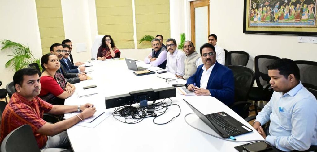 Garg reviews OSCRGP with World Bank officiials