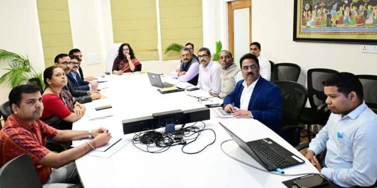 Garg reviews OSCRGP with World Bank officiials