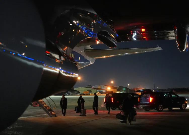 Air Force One returns to Washington area due to minor electrical issue, White House says