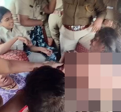 BJP woman worker assaulted