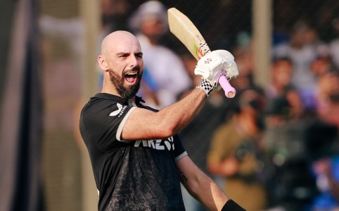 New Zealand set India 338-run target in series decider