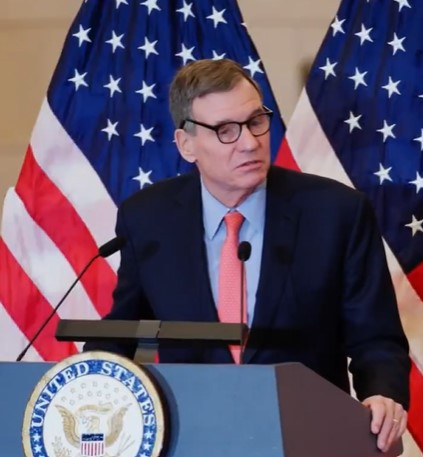 US senators warn Trump tariff threats risk market instability