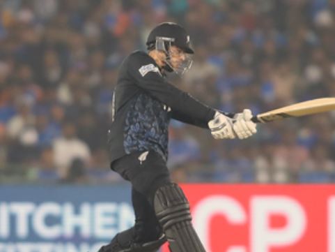 2nd T20I: Santner’s unbeaten 47 powers New Zealand to record 208/6 against India