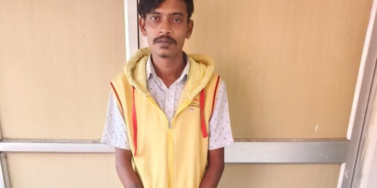 youth held for extrotion