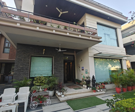 ED searches 11 locations linked to suspended Punjab DIG, others in corruption case