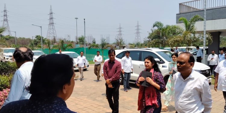 Padhee visits kalinganagar