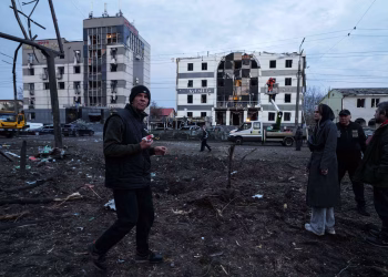 Russian strikes on Ukraine kill at least 16 overnight