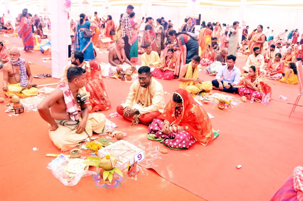 Mass wedding