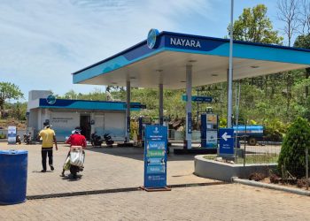 Fuel runs dry in Daringbadi, residents scramble as pumps shut