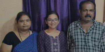 Vegetable seller's girl topper