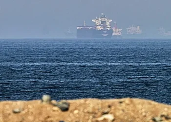 US alerts shipping firms to sanctions over Iran tolls