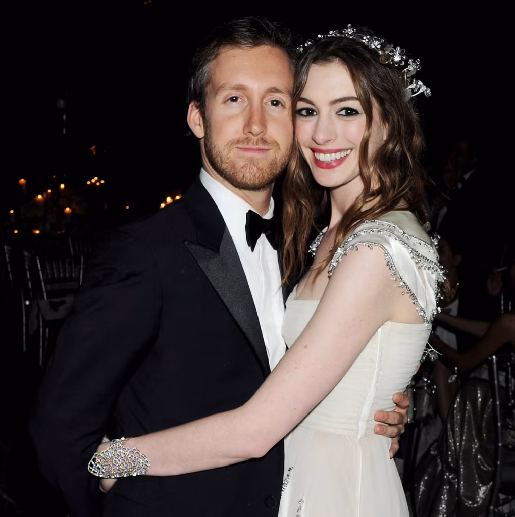 Anne Hathaway, Adam Shulman