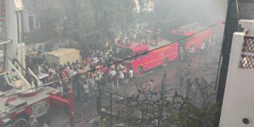 Fire breaks out at three-storey commercial building in Lucknow