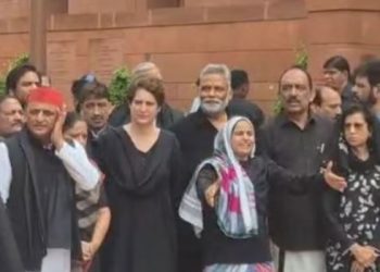 Opposition protests in black at Parliament over NEET