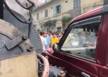 Darjeeling hill train and taxi collide