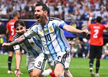Lionel Messi leads Argentina into World Cup quarterfinals