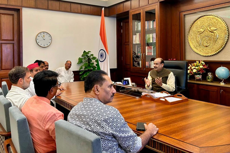 Rahul Gandhi, Oppn MPs