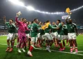 Mexico breaks 40-year knockout curse, defeats Ecuador 2-0