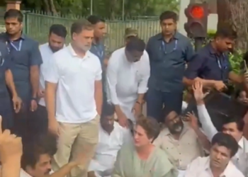 Rahul Gandhi joins CJP protest