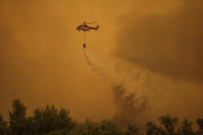Two firefighting helicopters collide while battling Greece wildfire