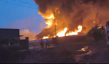 Fire breaks out at chemical warehouse in Gujarat's Dahej, 5 firefighting teams deployed