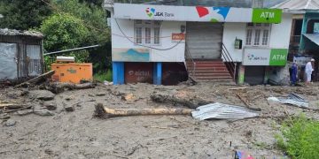 J-K Flash floods hit Chatroo; schools shut in Kishtwar, Doda, Ramban