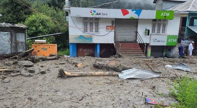 J-K Flash floods hit Chatroo; schools shut in Kishtwar, Doda, Ramban