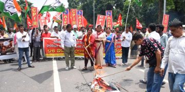 INDIA bloc stages massive protest in Bhubaneswar opposing new mining law