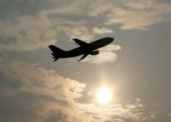 Pakistan extends airspace ban