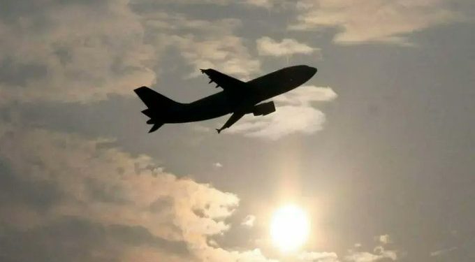 Pakistan extends airspace ban