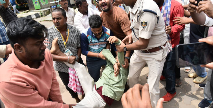 Bhubaneswar App cab drivers protest