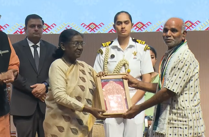National handloom honours for two Odisha weavers