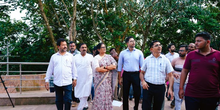 Dy CM reviews