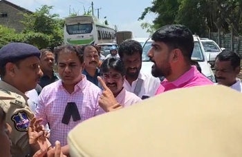 Tension at KCR's farmhouse as Congress workers protest BRS MLCs' remarks against Speaker