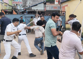 Four persons were arrested in two separate cases registered by the Kolkata Police Tuesday morning, in connection with the major violence that broke out recently, in two phases within a college campus at Bhangar in the southern outskirts of Kolkata. The four arrested persons have been identified as Rabiul Zama Sheikh, Akhtar Ali Molla, Rabiul Mistry and Aslam Habib. Although originally, Bhangar, being under the administrative jurisdiction of the South 24 Parganas district, was under the jurisdiction of the West Bengal Police, towards the closing quarters of the previous Mamata Banerjee-led Trinamool Congress regime, it was brought under the law & order jurisdiction of Kolkata Police. The root of the tension at Bhangar College, which is located at a thoroughly minority-dominated area in South 24 Parganas district, broke out after the state Bharatiya Janata Party (BJP) spokesman, Sayantan Basu, who is the president of the managing committee of Bhangar College, reached the college campus for administrative functioning. The activists of the CPI(M)’s students’ wing, Students’ Federation of India (SFI), started protesting over Basu’s visit to the campus. Soon the activists of the Akhil Bharatiya Vidyarthi Parishad (ABVP) also reached the spot, following which massive altercations broke out between the two students’ groups, which ultimately led to two rounds of clashes between the two groups.