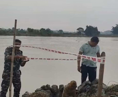 World War-II-era mortar shell found embedded in Damodar River bank in Bankura