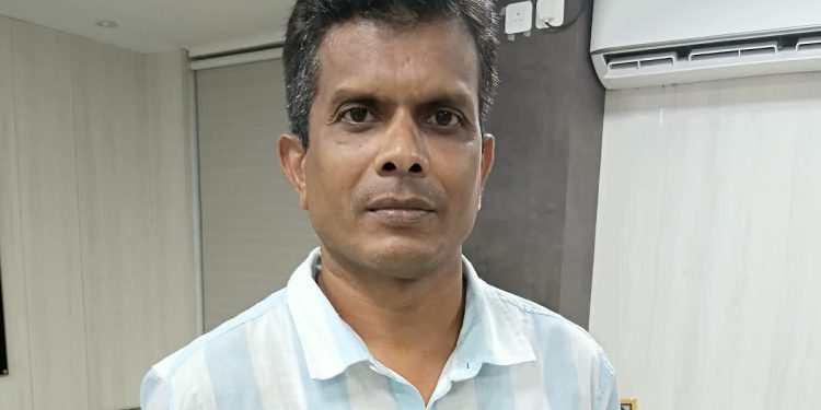 Raurkela Excise Superintendent held with Rs 5 lakh ill-gotten cash
