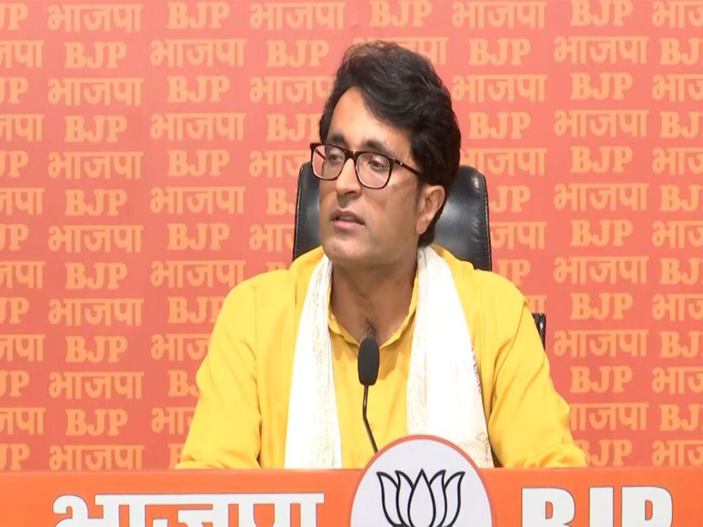 BJP alleges Rahul Gandhi tried to push policewoman during INDIA bloc sit-in