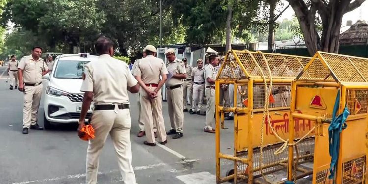 Delhi Metro shuts gates at 6 stations ahead of Congress protest against CEC