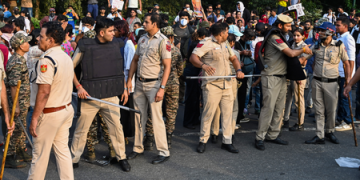 SC backs right to protest, stresses compliance with Police Act