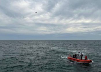 Search ongoing for missing medical flight from Bermuda to Boston