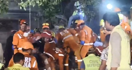 Delhi building collapse: Child killed, seven rescued from Seemapuri debris